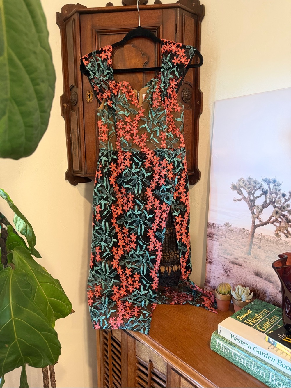 ELLIATT Embroidered Floral Mesh Dress Cover Up Coral Teal Medium